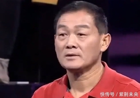 全场|2岁小女孩和狼一起生活,被咬数百次,爸爸一上台全场安静