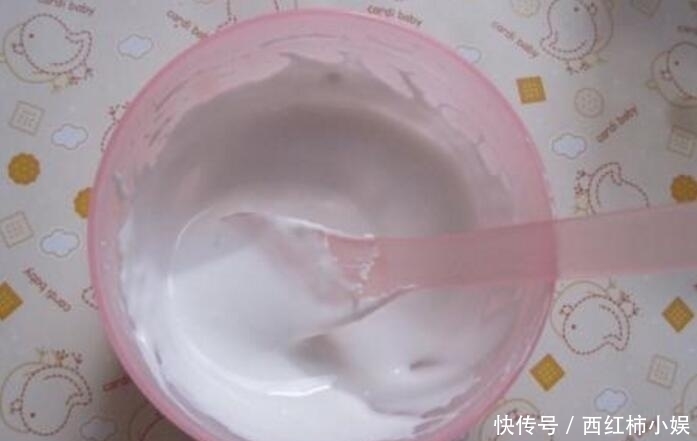 牙膏兑点“它”，睡前抹脸，一周皮肤变白，半月赶走斑点皱纹