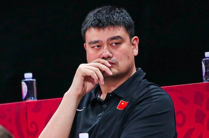 姚明|易建联宣布寒心决定,姚明不再退让,中国男篮一哥生涯迎拐点