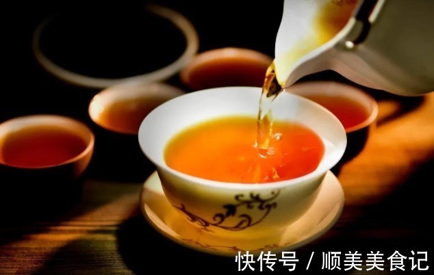 茶叶|中国人的3个喝茶习惯，正在毁掉我们的肾和胃，看看你中了几个？