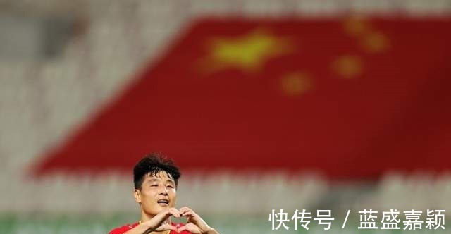 越南|中国队3-2越南，武磊独造3球背后妻子过生日，飞吻庆祝献爱妻！