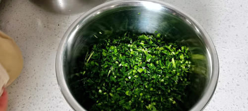 每年冬天我家就爱吃这素包子,5元钱蒸一锅,一口气吃7个