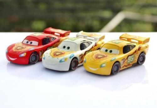 孩子|儿子看见玩具不撒手,宝妈不骂不打宝宝却乖乖听话,店主都点赞