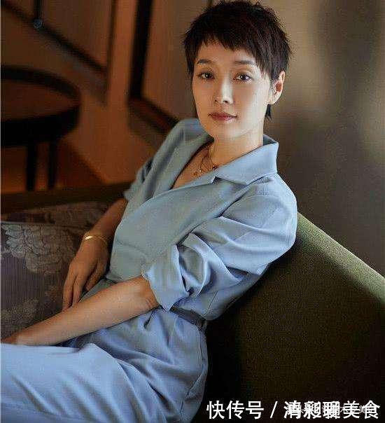 发型|50岁的女人,别烫泡面卷来显老!这些“年轻十岁短发”更适合你