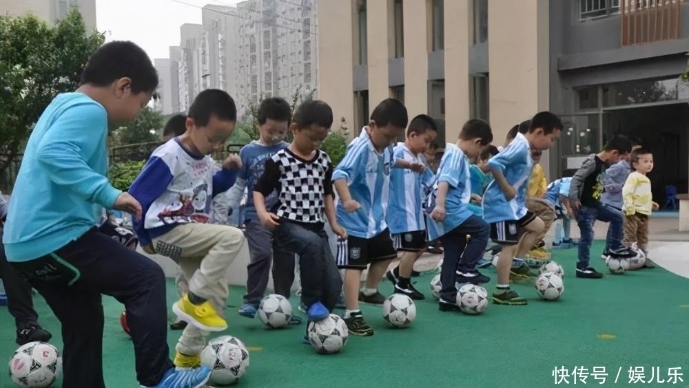 对营养的需|“同龄人中我家娃个子最矮?”错误的带娃方式,很多家长都在用