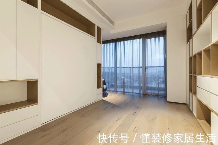 榻榻米|卧室小,我会这样安排床和衣柜,让木工无缝衔接打一起,实用性强