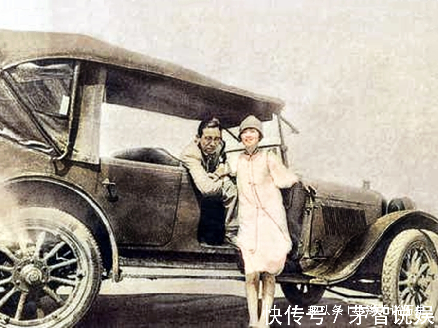 国徽&罕见梁思成和林徽因合影,气质优雅郎才女貌,两人带病设计国徽