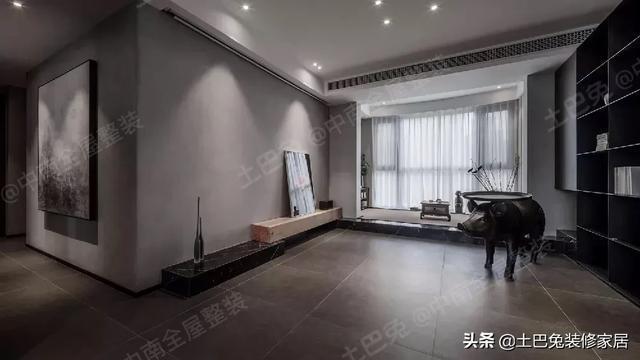 大衣柜|客厅一定要放沙发和茶几的现在都流行这样装啦