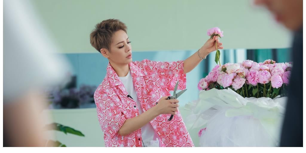 一季|中餐廳里姚安娜不認(rèn)識蔥和韭菜,周也的表情直接失控了,真是笑死了