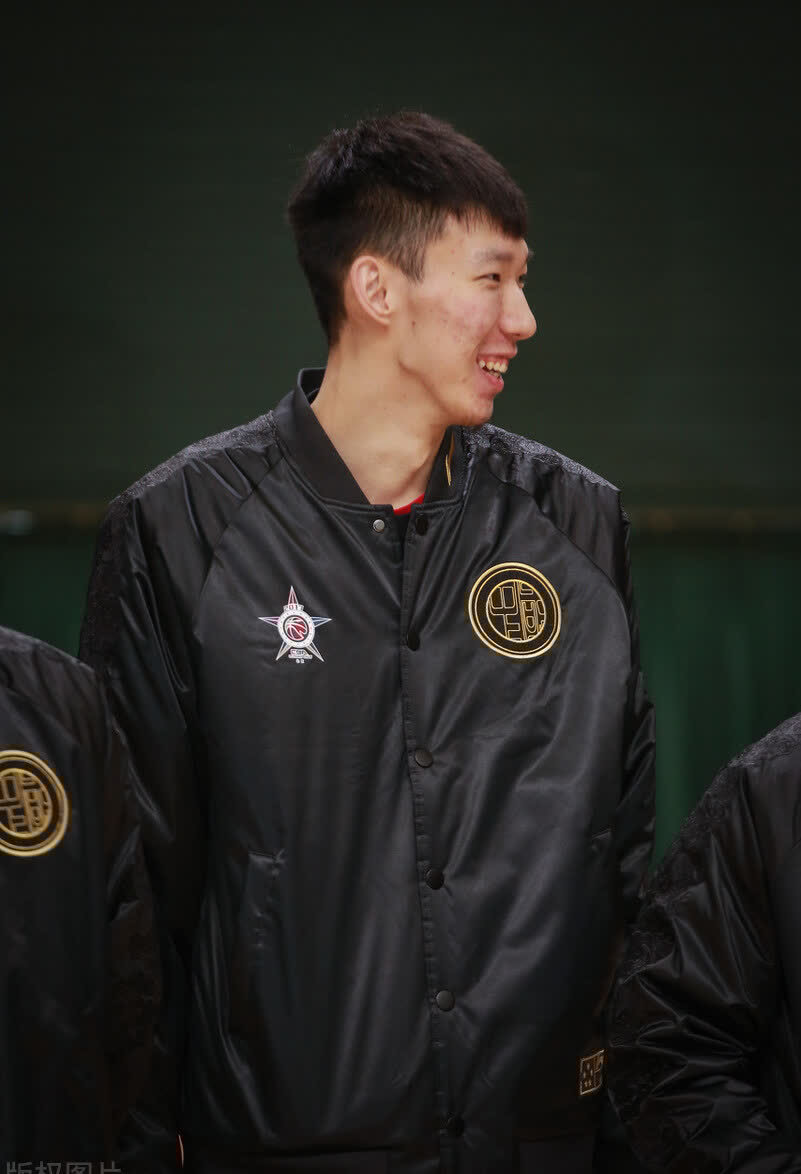 cb周琦的故事：被认为是第二个姚明，骂他波兰中锋，远走他乡盼爆发