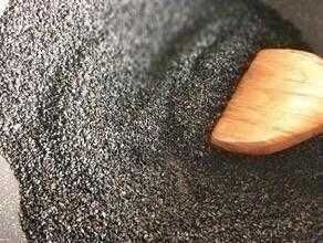  黑发|白头发猛增多，医生推荐多吃它，毛囊长出黑发，白头发慢慢没了