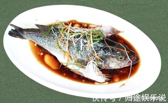 两个错误|油泼鲈鱼时,不要犯两个错误,做出的鲈鱼才能又鲜又嫩还不腥