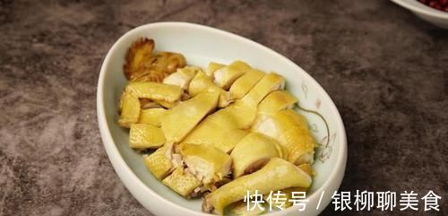 羊肉|白切鸡的家常做法，鸡肉鲜香味美，鲜嫩无比，味道不比牛羊肉差！