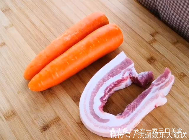 美味|胡萝卜学会这个做法,去饭店都吃不到,鲜嫩营养又美味,比肉还香