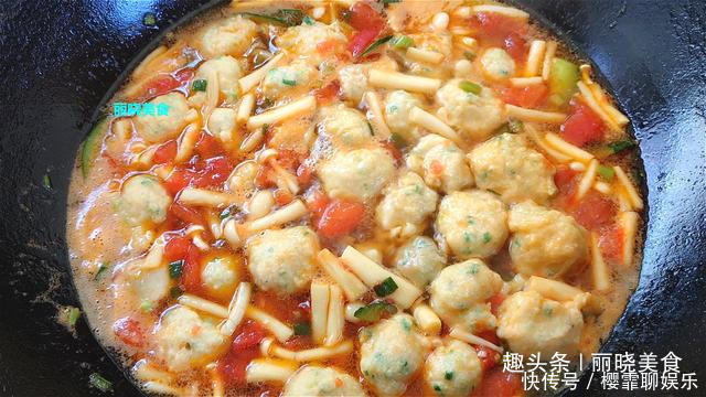 白玉菇|黄瓜别凉拌了,加一块鸡脯肉,简单一炖,汤鲜肉嫩,全家都抢着吃