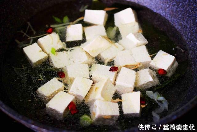 梭子蟹|这菜含大量“黄体酮”，隔三差五吃一次，滑嫩肌肤，女人要常吃