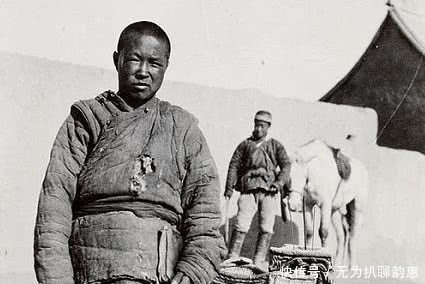 戎装|清末老照片，图五是袁世凯在朝鲜时的戎装照，英姿飒爽