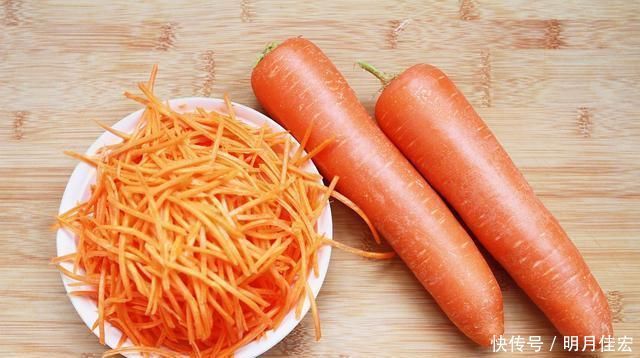 这样做出的蔬菜鸡蛋早餐饼既营养又美味,几分钟就能搞定早餐