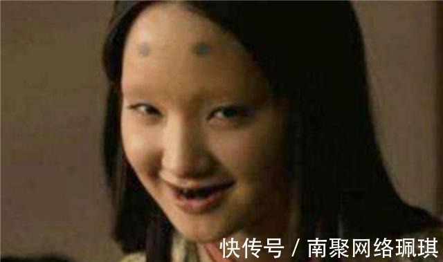 日本人@比裹脚“更恐怖”:黑齿和束腰,一个吓哭小孩,一个挤坏器官