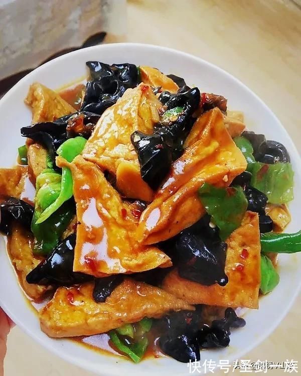 餐桌上备受欢迎的18道家常菜,解馋开胃,下酒下饭,上桌抢着吃