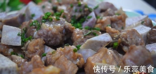 朋友们|香芋排骨最好吃的做法，简单美味香糯下饭，看看你喜欢吃不？