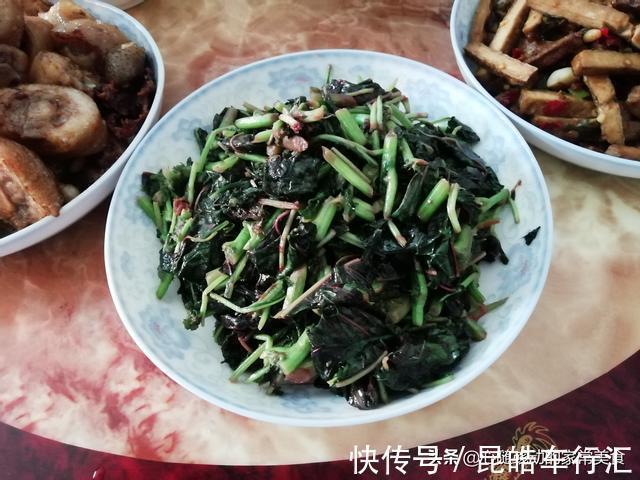 蒜蓉辣椒|孩子过生日,奶奶做了一桌菜,朋友圈火了,网友:我也想过生日了