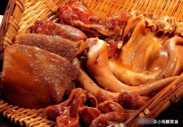 为什么卤肉不上色?因为你只加冰糖和酱油,多加点它,好看又好吃