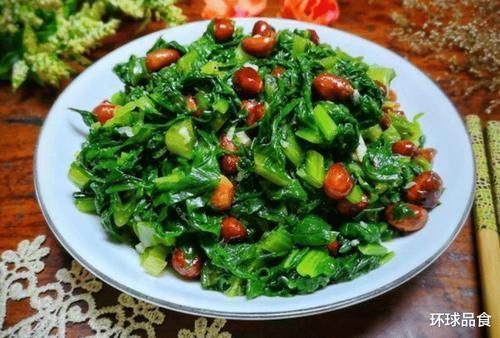 油炸花生米|花生米和它是绝配,简单拌一拌,美味下饭,营养极高,不懂太可惜