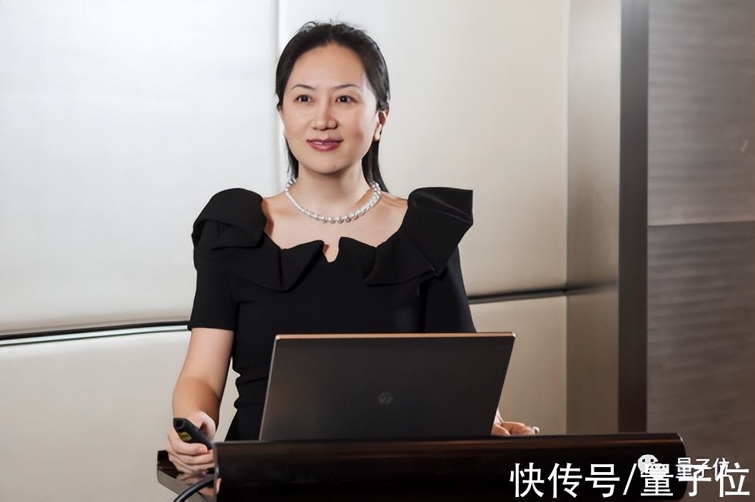 孟晚舟升任华为轮值董事长,任正非曾说她无技术背景不会做接班人_易看