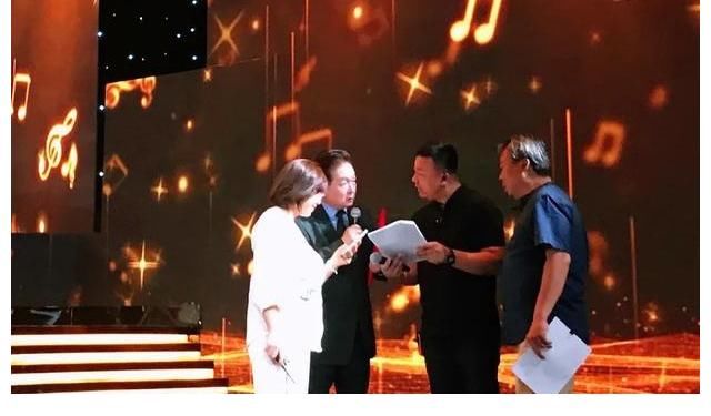 热泪|这档“说”“唱”节目为何会让人眼含热泪？