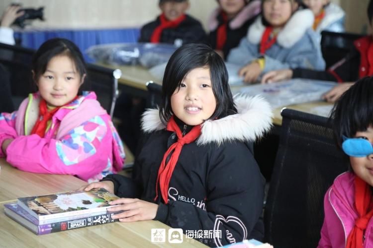 大众网|大雪纷纷暖意浓 与歌尔“一起”为夏坡小学孩子们送去真挚祝福