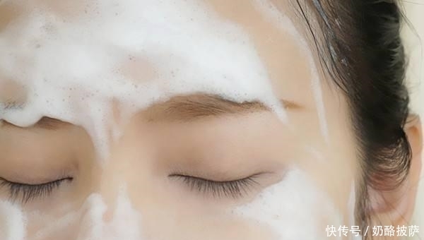 洗脸水太热易长红血丝 推荐用32℃的水洗脸