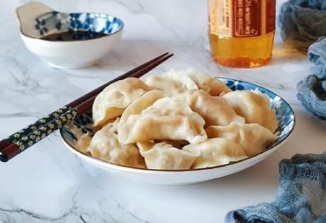 春季要多吃这菜，不煎炸不凉拌，入馅包饺子特解馋，上桌家人抢