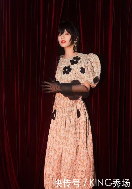 款式|“毛衣裙”款式惹人争议,女明星都抗冻?为了红真是太拼了