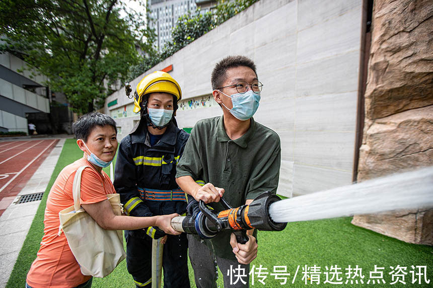 小学师生|武汉：千余名小学师生开学学消防