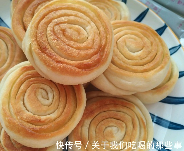 一碗面|早餐学做这种饼，一碗面一碗奶，奶香十足，松软酥脆，营养又好吃