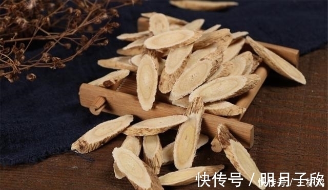 黄芪|枸杞加1物泡水喝,坚持连喝7天,滋补肝肾,排毒又养颜