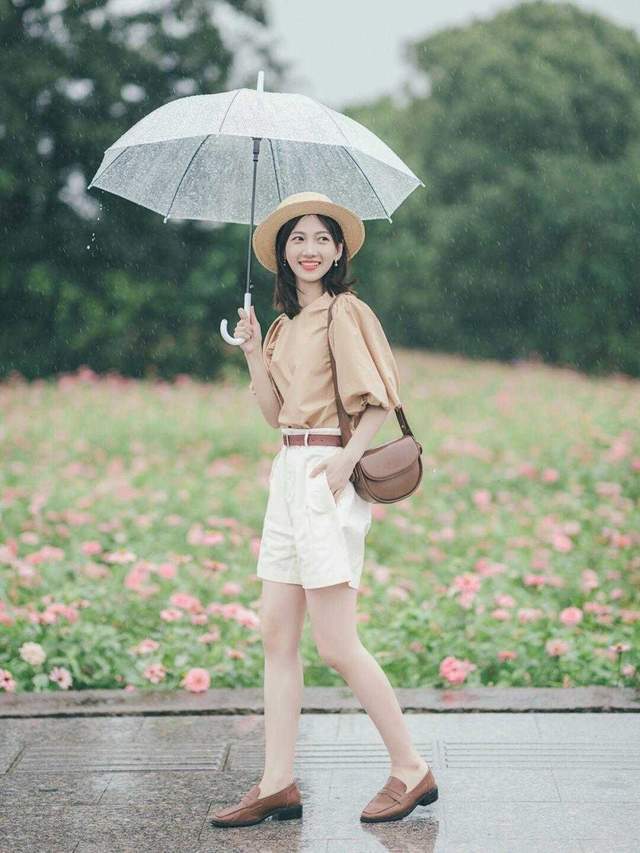 平底鞋|小个子和微胖穿搭如何避雷?条纹衫搭配半身裙,能提升气质还洋气