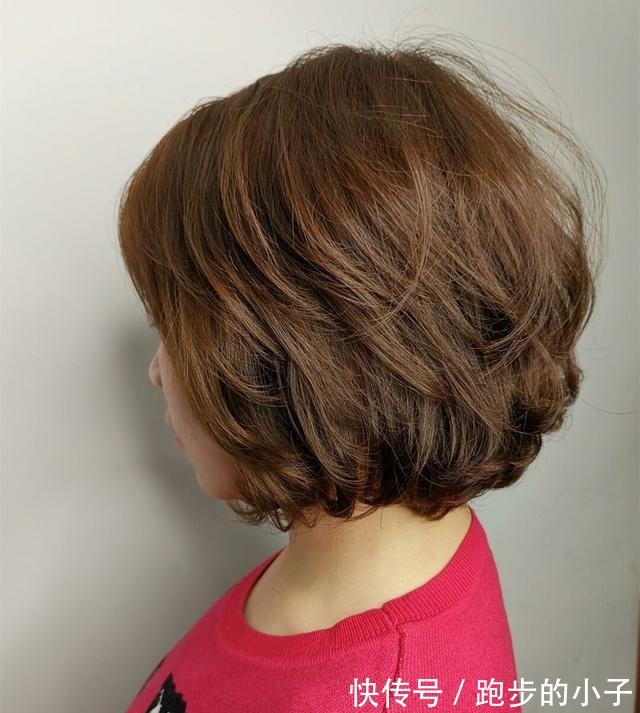 洋气|中老年女性发型怎么剪不妨先看看这10几款,蓬松时尚显气质