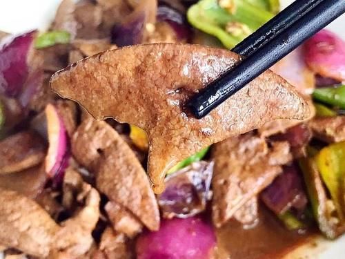 白头发越长越多，怎么回事？可能是缺3种营养，不妨了解下