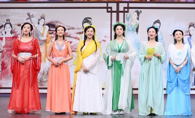 《王牌对王牌》“七仙女重聚”，霍思燕为何不在？网友道出实情