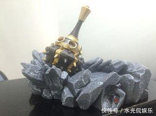 李元霸为何不顾师父嘱咐,宁愿受天谴,也要杀了使用鎏金镗之人