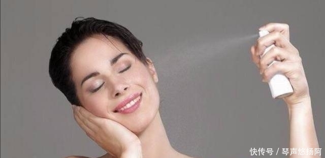 脸部|洗脸后,直接用手拍打爽肤水?怪不得皮肤差!这样做才是正确的