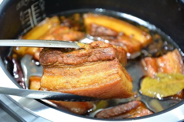 荷叶饼肉夹馍，卤肉软糯浓香有窍门，荷叶饼一次发酵省时间