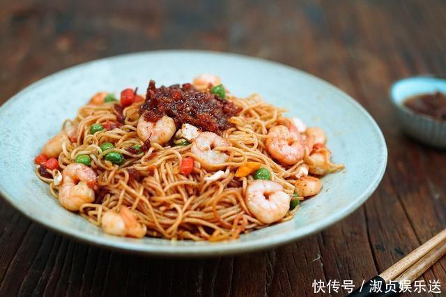 主食|4种一吃就长肉的主食,第一种堪比“喝油”,运动再多也“白瞎”