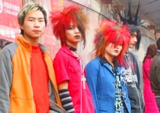 披头士|100年里，男性发型经历6次“革命”，2006年的“洗剪吹”，至今无法理解