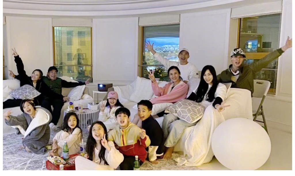 陈小春全家、吴尊全家、刘畊宏全家聚会了！就差嗯哼和小山竹了