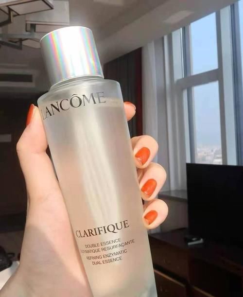 前有“王牌”面霜精华，后有冻干粉，为何后者“风更大”，真相了