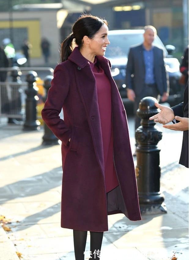 翻领 让英皇室头疼的梅根,穿大衣却引领了“梅根时尚”,这点值得学习!