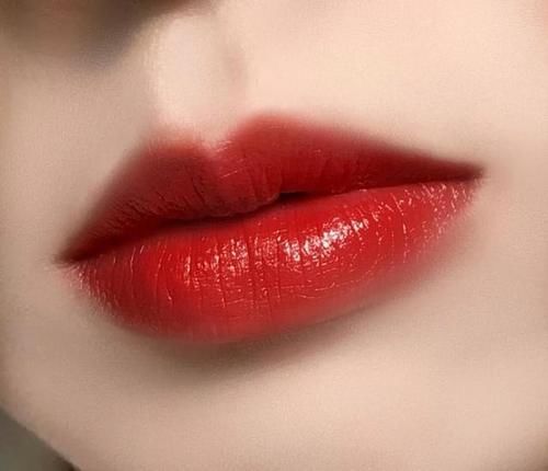 你的第一只大牌口红是哪个？除了999，90后更喜欢405，不愧是经典